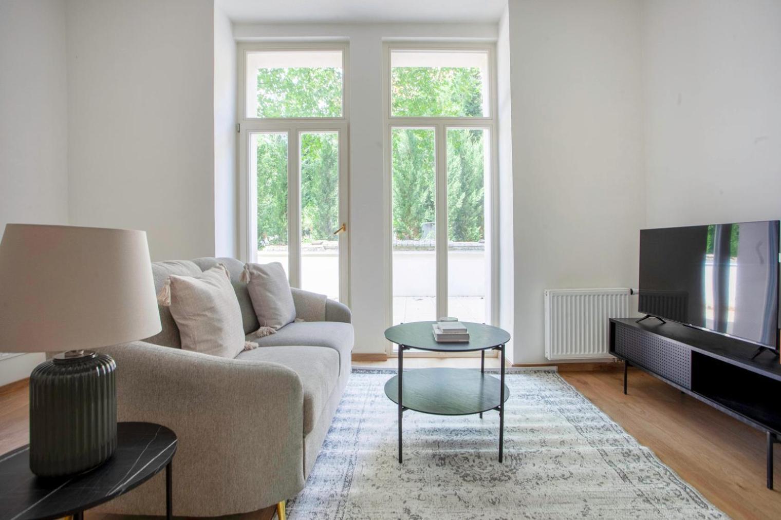 Blueground Vrsovice Private Terrace Equipped Prg-8 Apartment